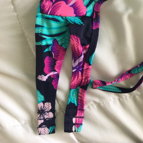 Bathing suit top - Picture 2 of 4